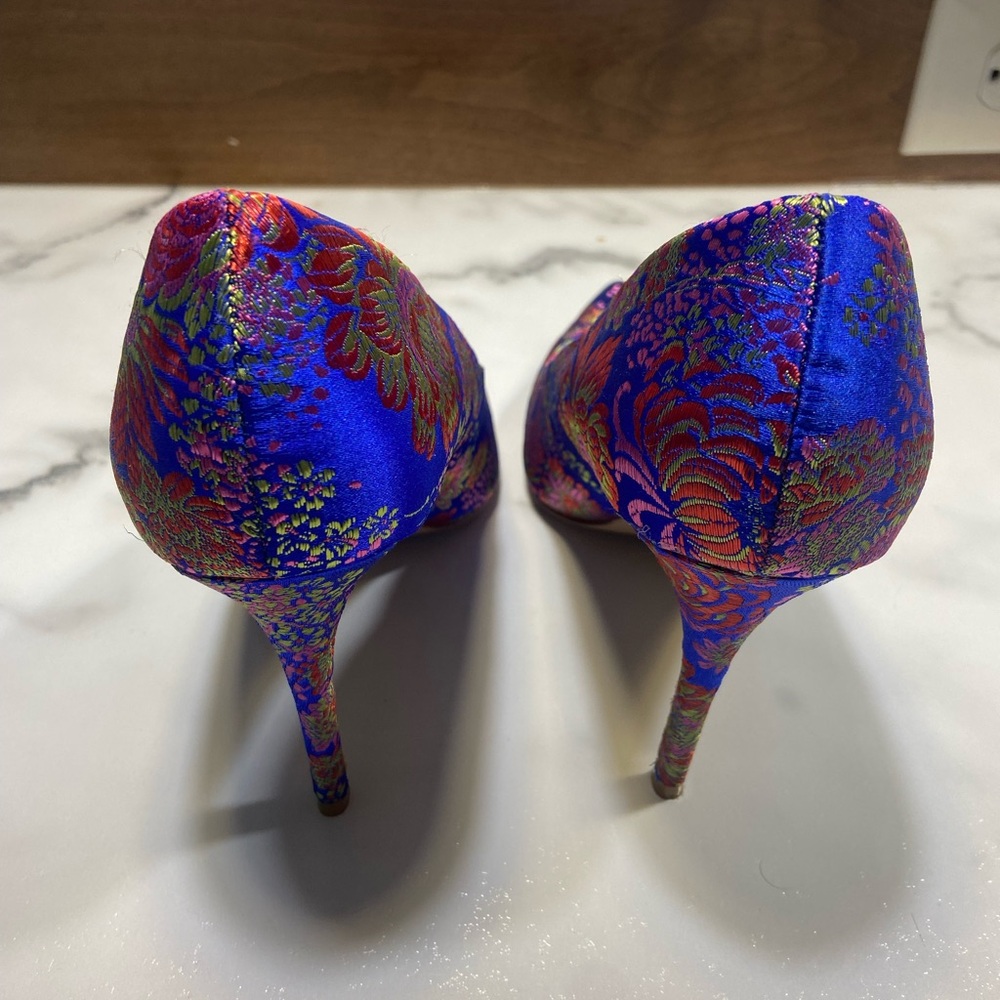 Carlos by Carlos Santana pointed toe heels